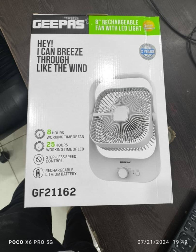 GEEPAS GF21162 Rechargeable Portable Desk Fan with LED Light