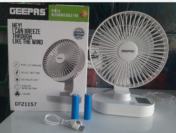 GEEPAS GF21157 rechargeable fan with LED light